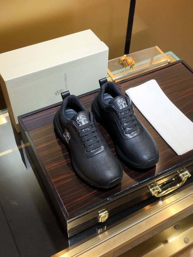 商品名称：Brunello Cucinelli Bc 正规码数：39-44 休闲鞋 商品材料：精选 牛皮鞋面，柔软羊皮内里，原版大底。